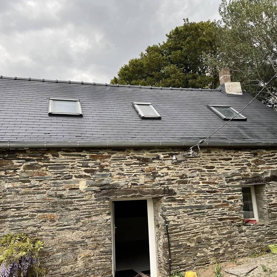 Traitement hydrofuge d'une toiture à Châteaulin