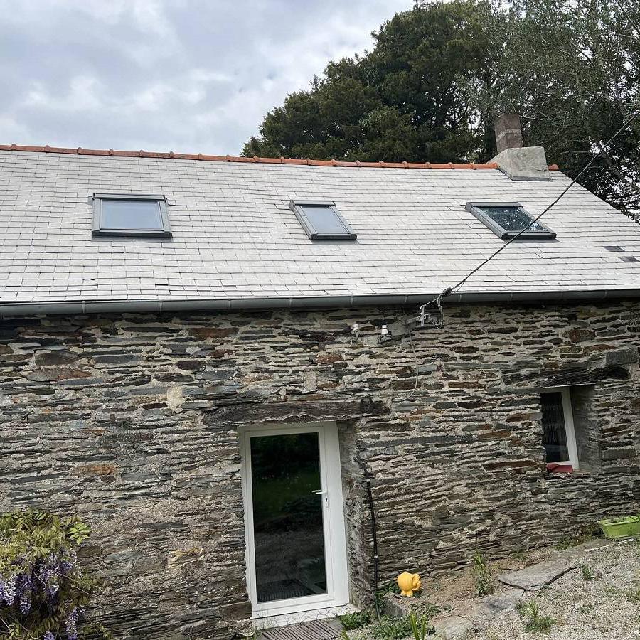 Traitement hydrofuge d'une toiture à Châteaulin