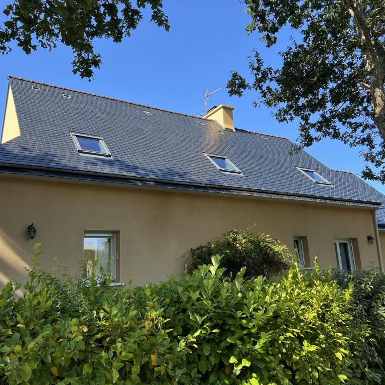 Nettoyage et démoussage de toiture à Fouesnant