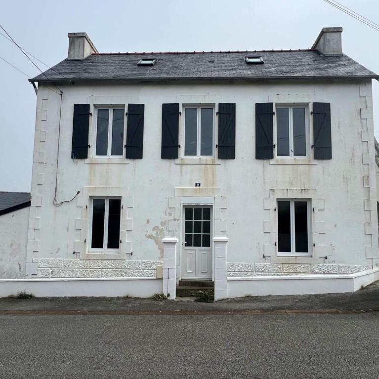 Chantier de ravalement de façade à Pleyben (29190)