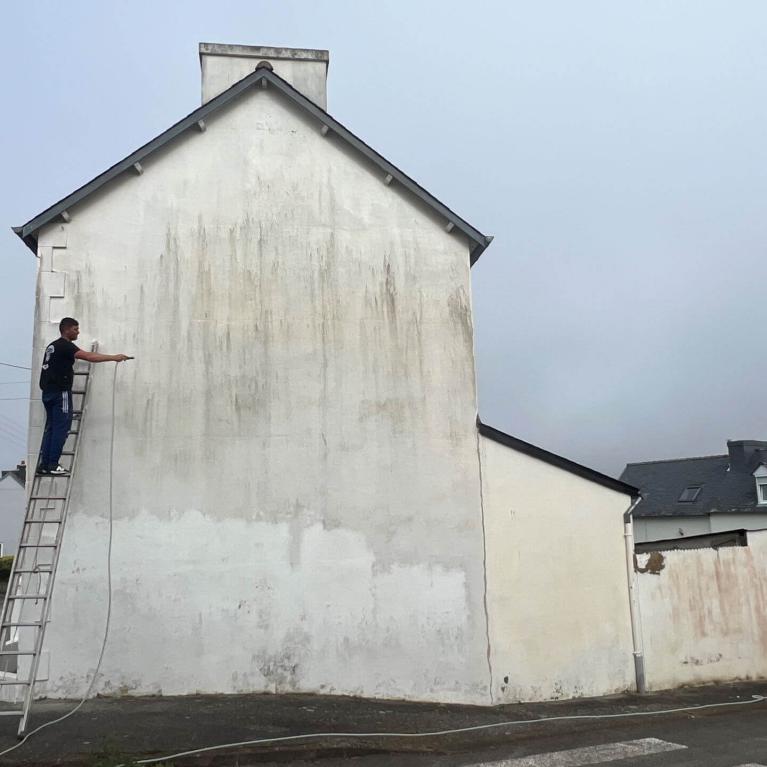 Chantier de ravalement de façade à Pleyben (29190)